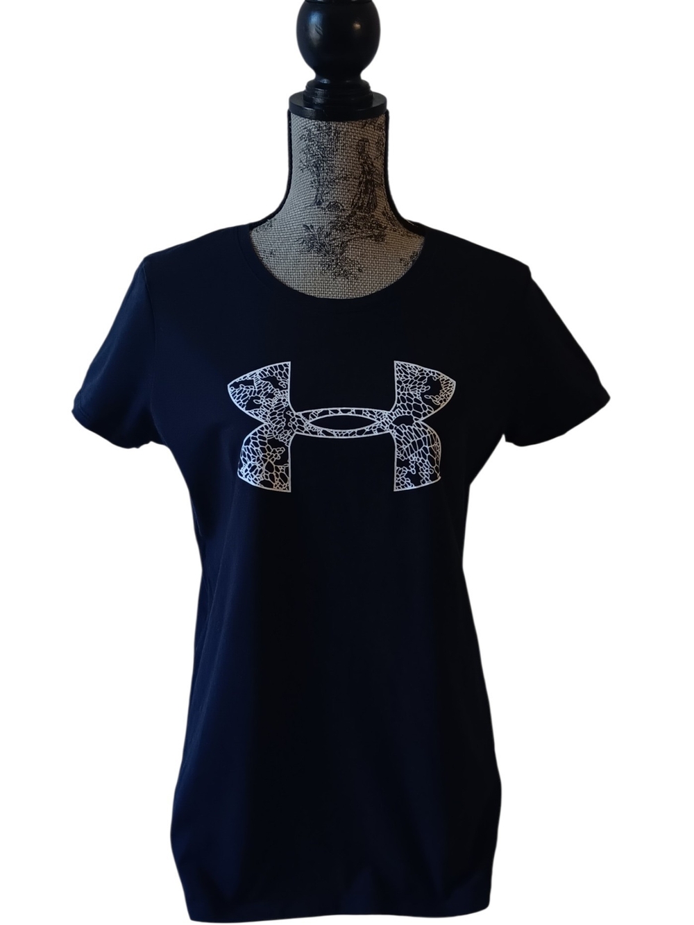 Under Armour women's black activewear short-sleeve t-shirt size L